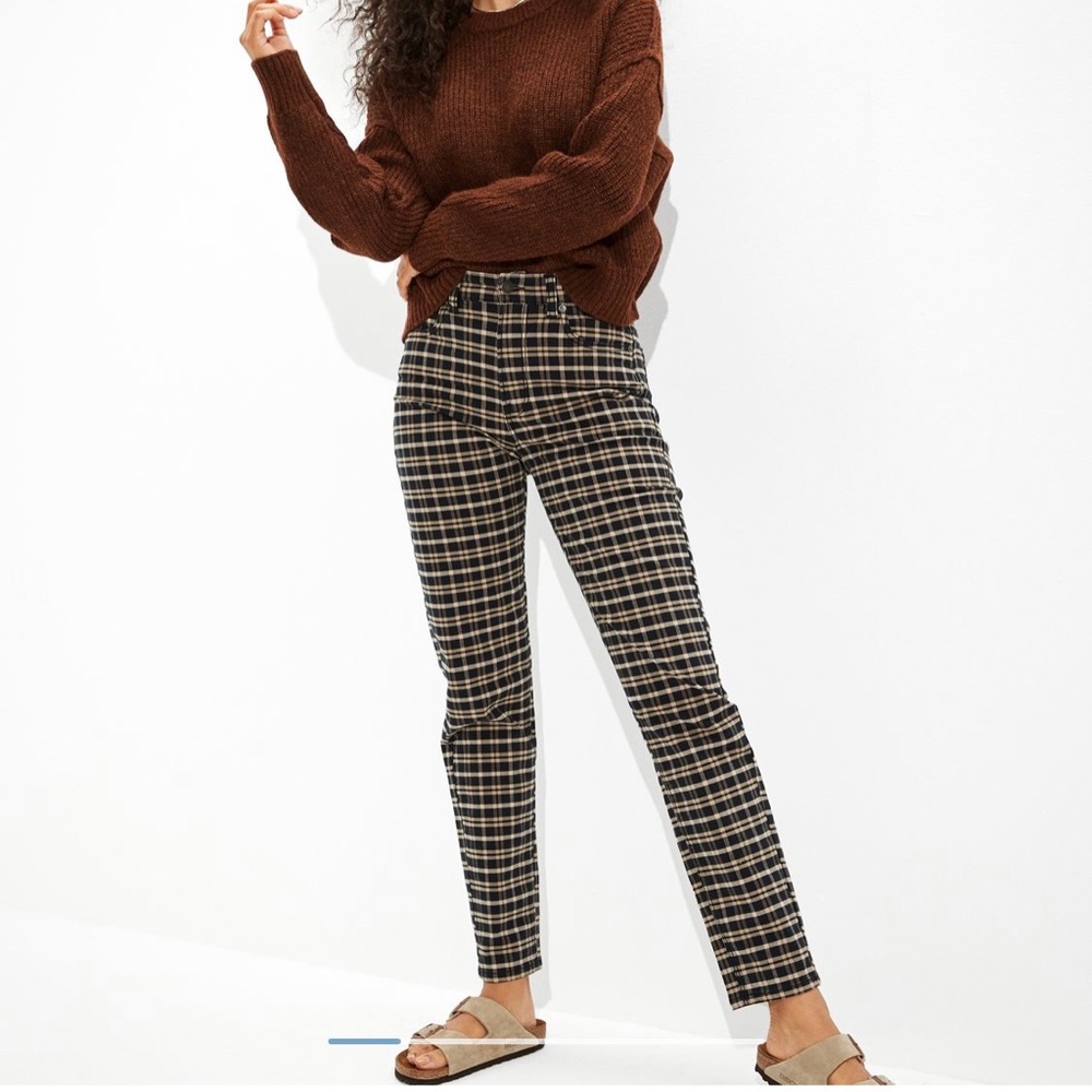 NEW WITH TAGS- American Eagle size 18 Plaid Mom Jeans